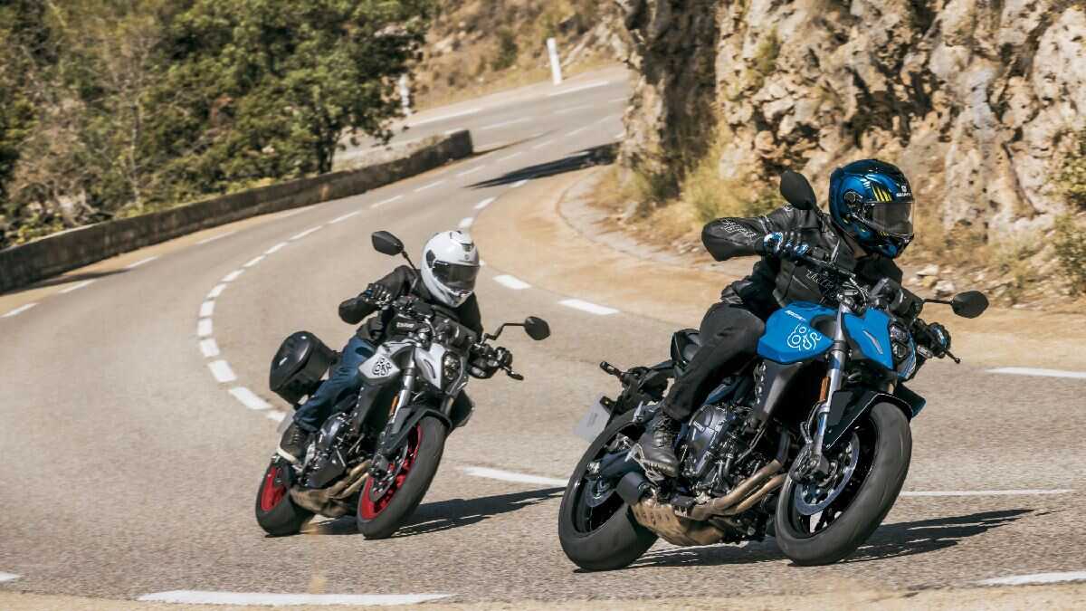 Suzuki lança GSX-8S 2026 com novas cores e foco em tecnologia
