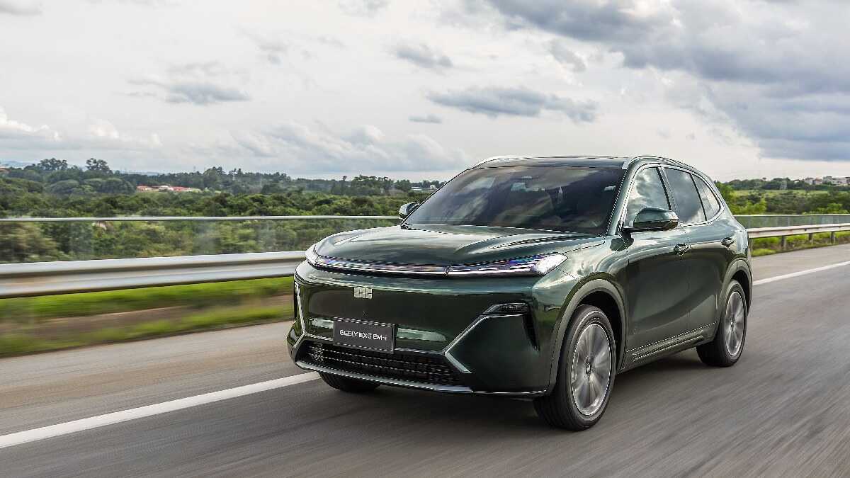 Com autonomia de 1.300 km, Geely EX5 EM-i desembarca no Brasil para desafiar rivais