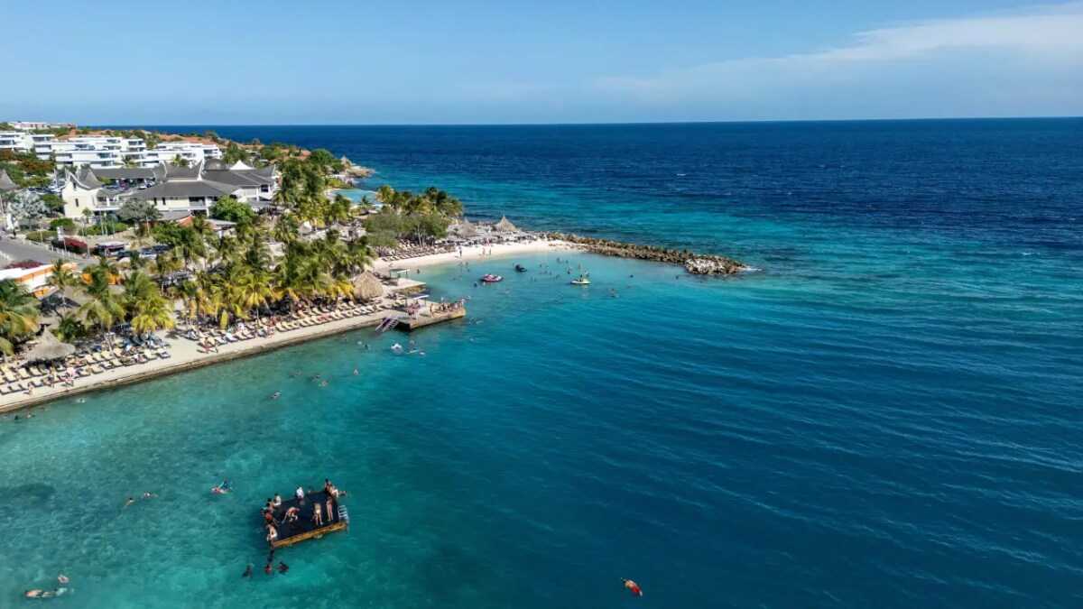 Latam suspende voos entre Curaçao e Bogotá e muda rotas de brasileiros para Caribe