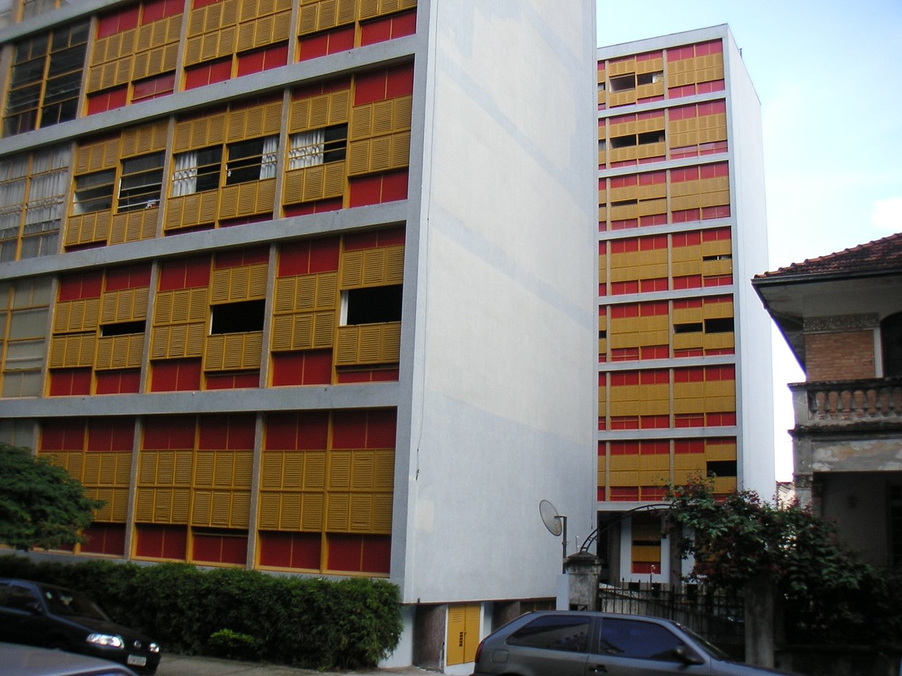 Edifício Louveira, na Praça Villaboim em Higienopolis