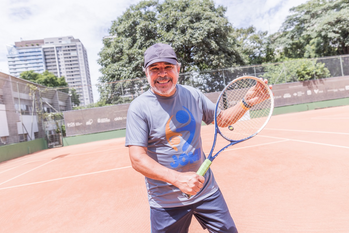 Messias deu suas primeiras raquetadas quase aos 60