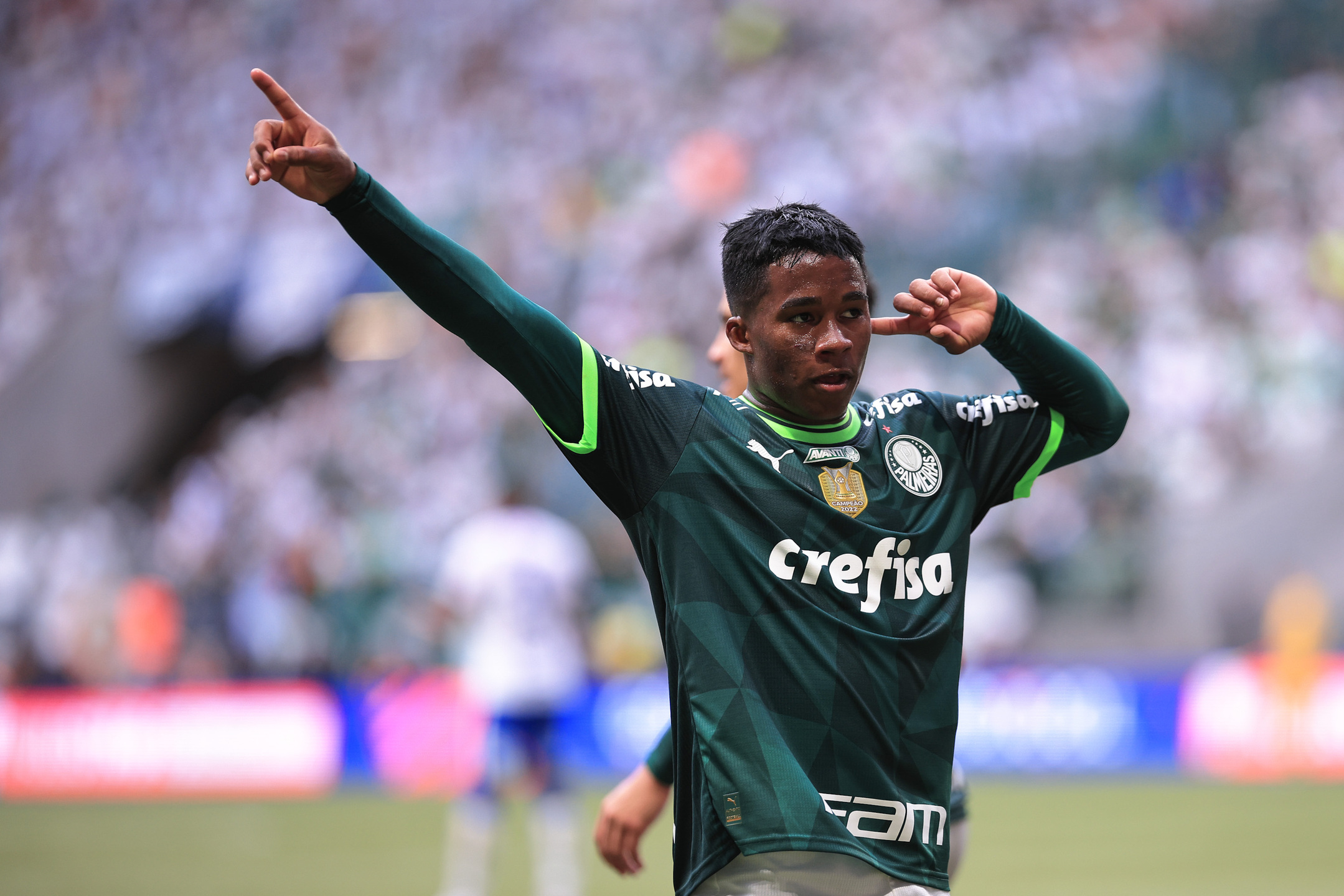 O destaque entre os selecionados de Diniz é Endrick, joia do Palmeiras e de apenas 17 anos, que tem se destacado no time titular do Verdão