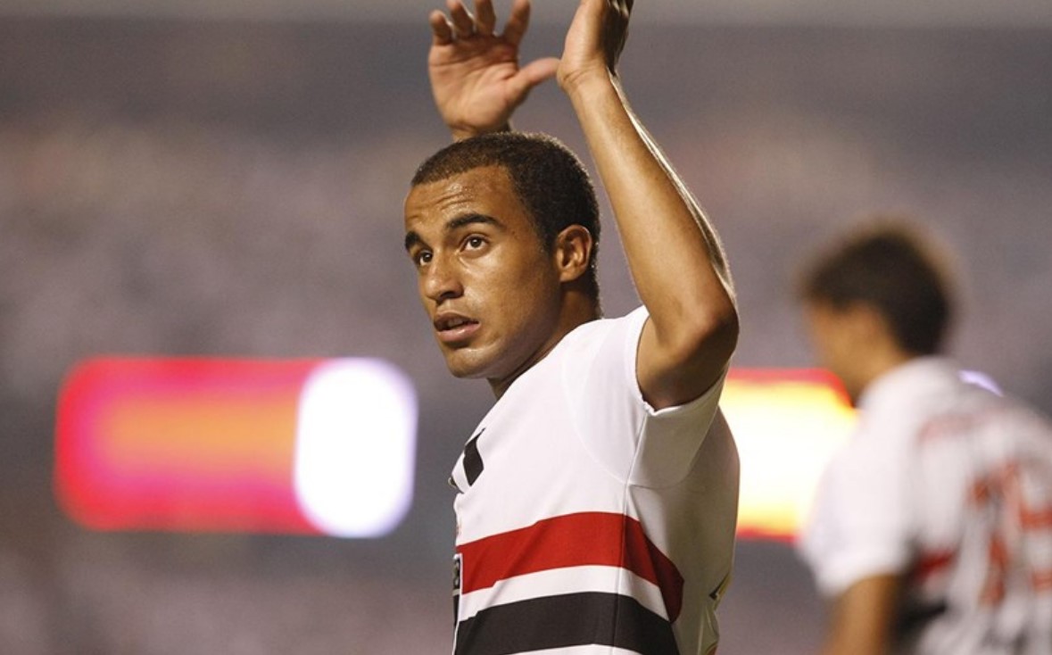 Lucas Moura é cria do São Paulo e foi campeão da Sul-Americana em 2012