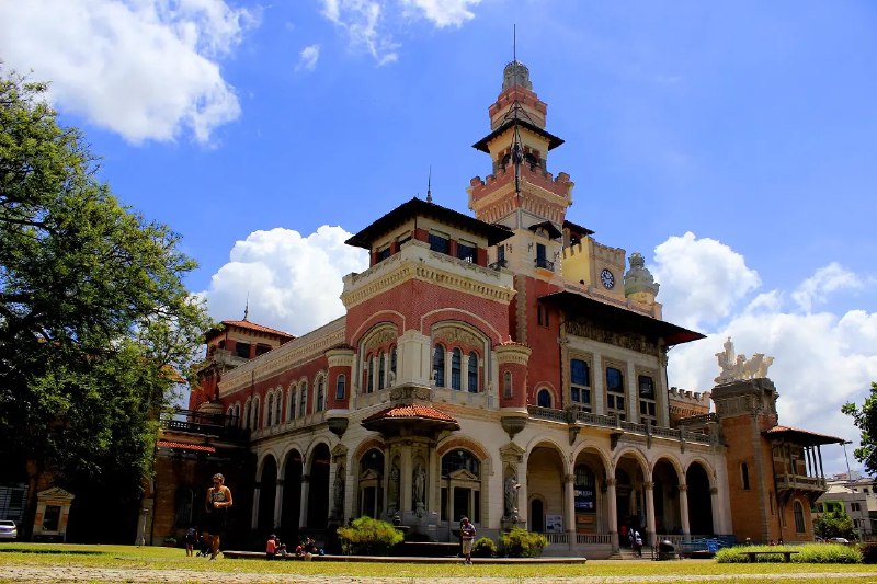 O Museu Catavento é um museu interativo ótimo para divertir as crianças 