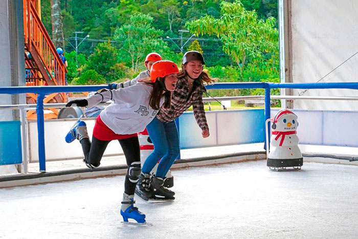 Pista de patinação West Plaza