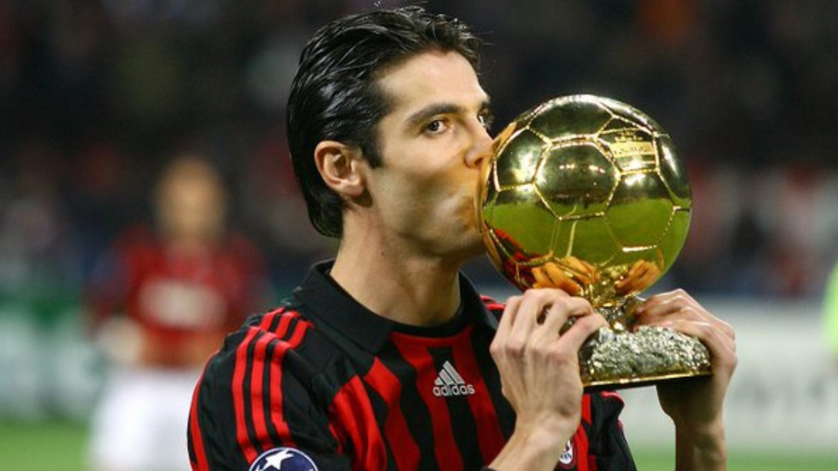 Kaká foi eleito o melhor jogador do mundo em 2007