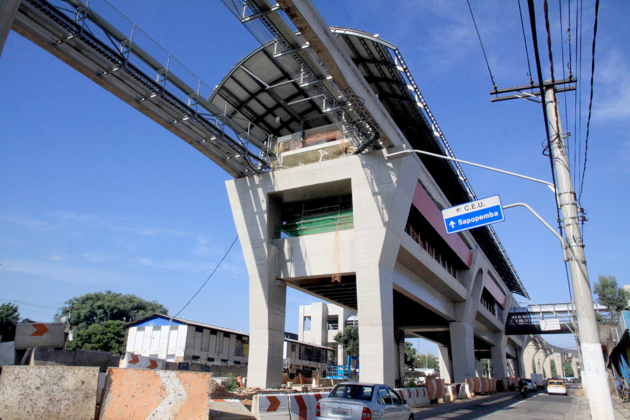 Obras na Linha 15-Prata