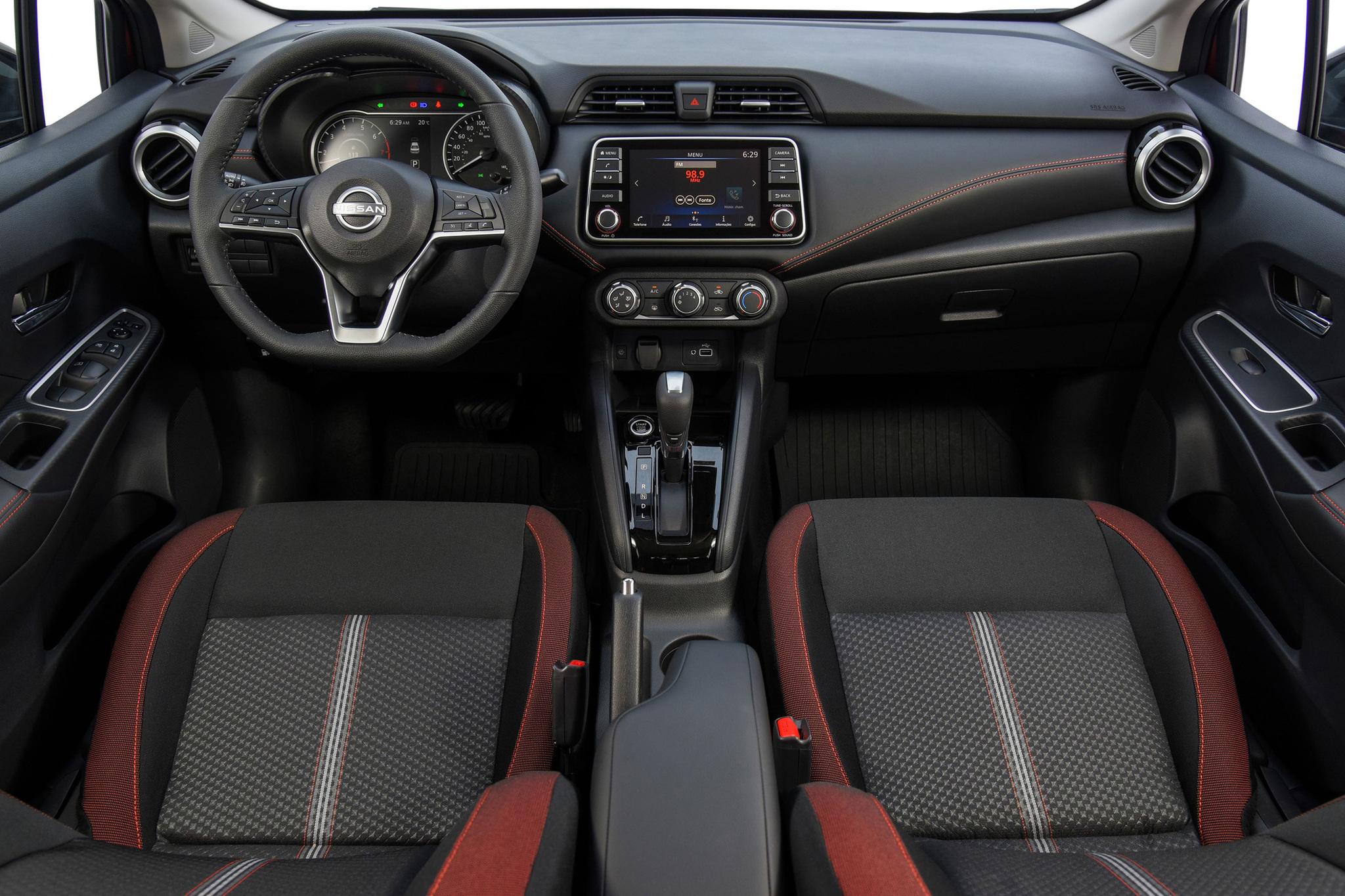Nissan Versa SR