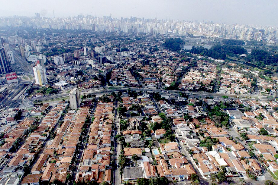 Vista aérea do bairro de Pinheiros, em São Paulo 