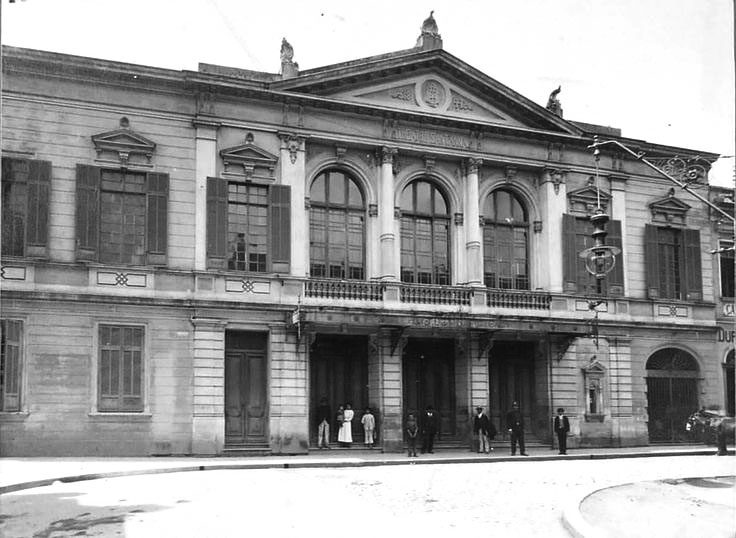 Teatro Santana onde foram exibidos os primeiros filmes por Francisco Serrador 