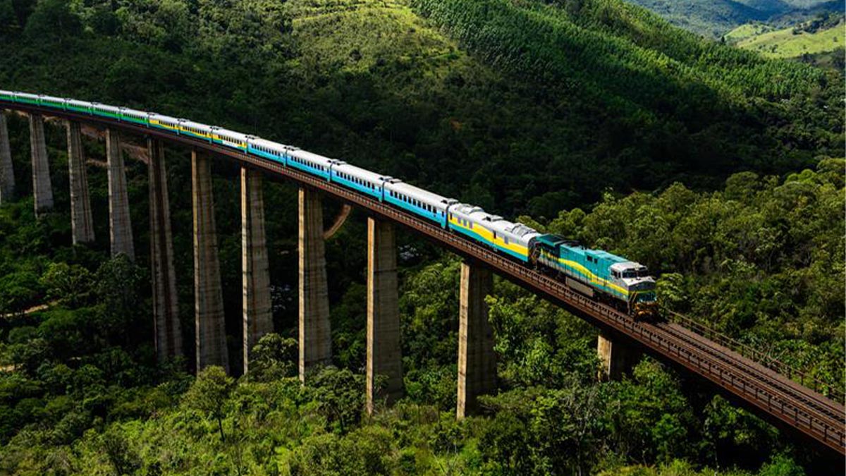 Trem de passageiros da Estrada de Ferro Vitória a Minas 