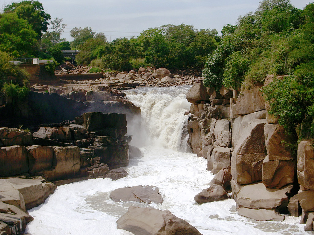 Cachoeira do Rio Tietê (o SALTO das águas)