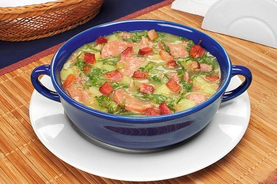 Caldo verde com calabresa