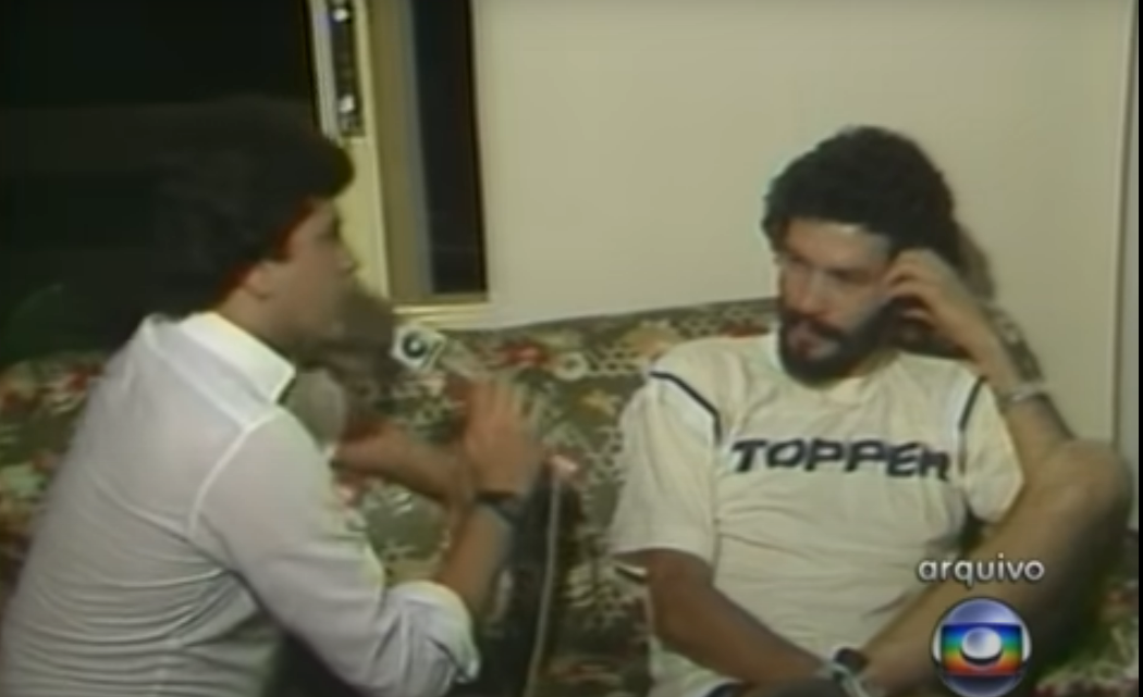 Datena durante uma entrevista com Sócrates, ídolo do Corinthians, na década de 1980