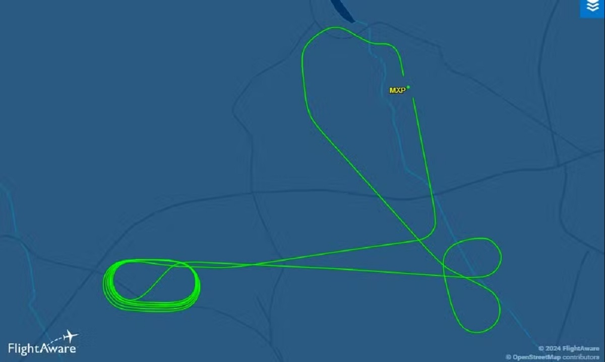 Avião precisou voar em círculos para despejar combustível e pousar mais leve