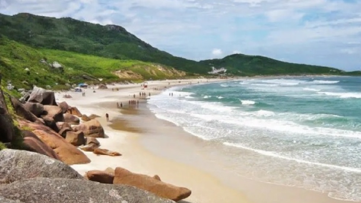 Uma das praias de nudismo no Sul é a de Galheta, localizada em Florianópolis