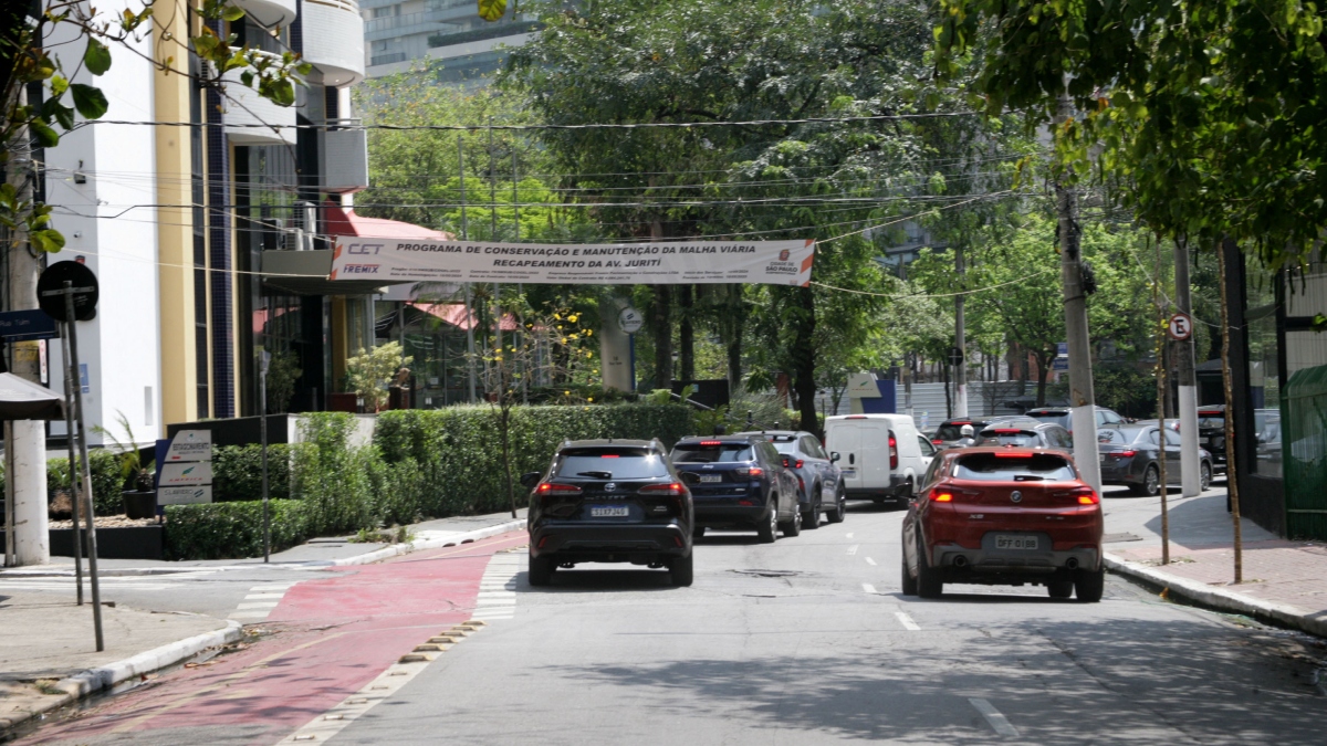 Recapeamento asfaltico rua Juriti Moema 