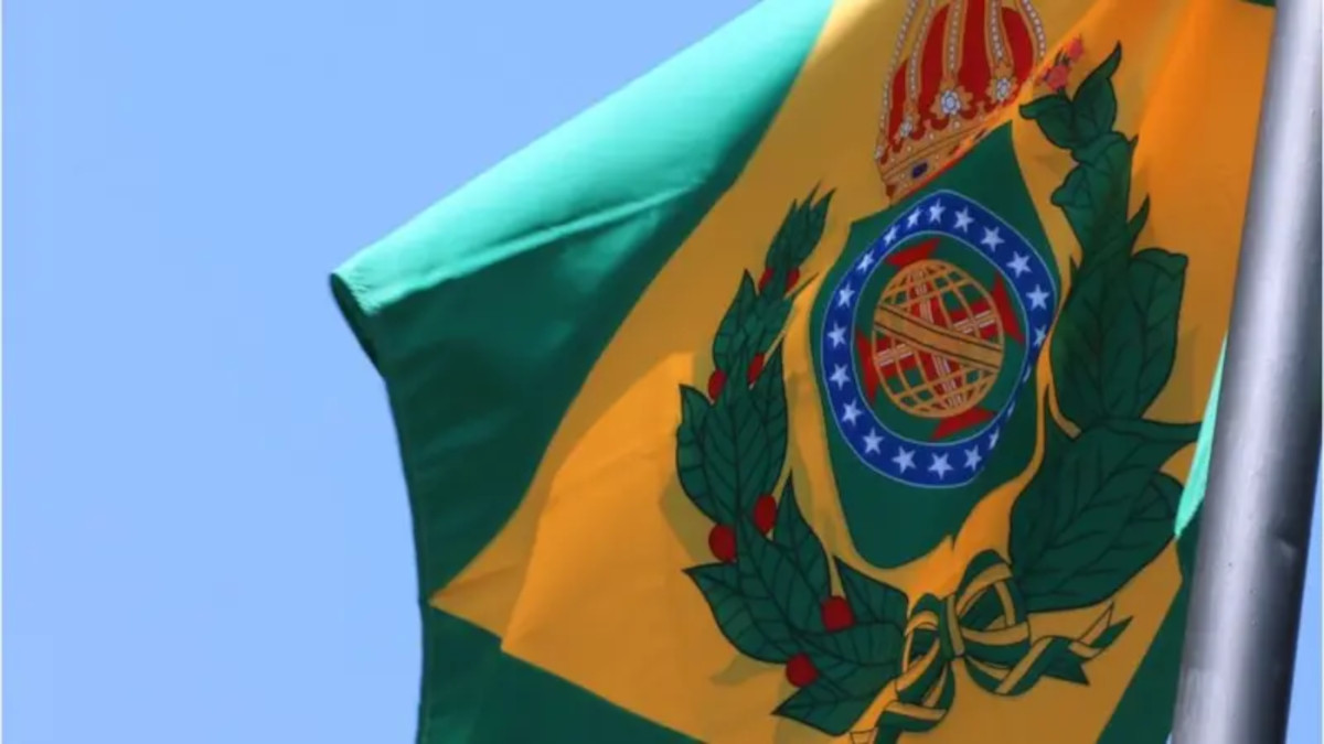 Bandeira do Brasil Império foi hasteada na sede do TJ-MS, em Campo Grande