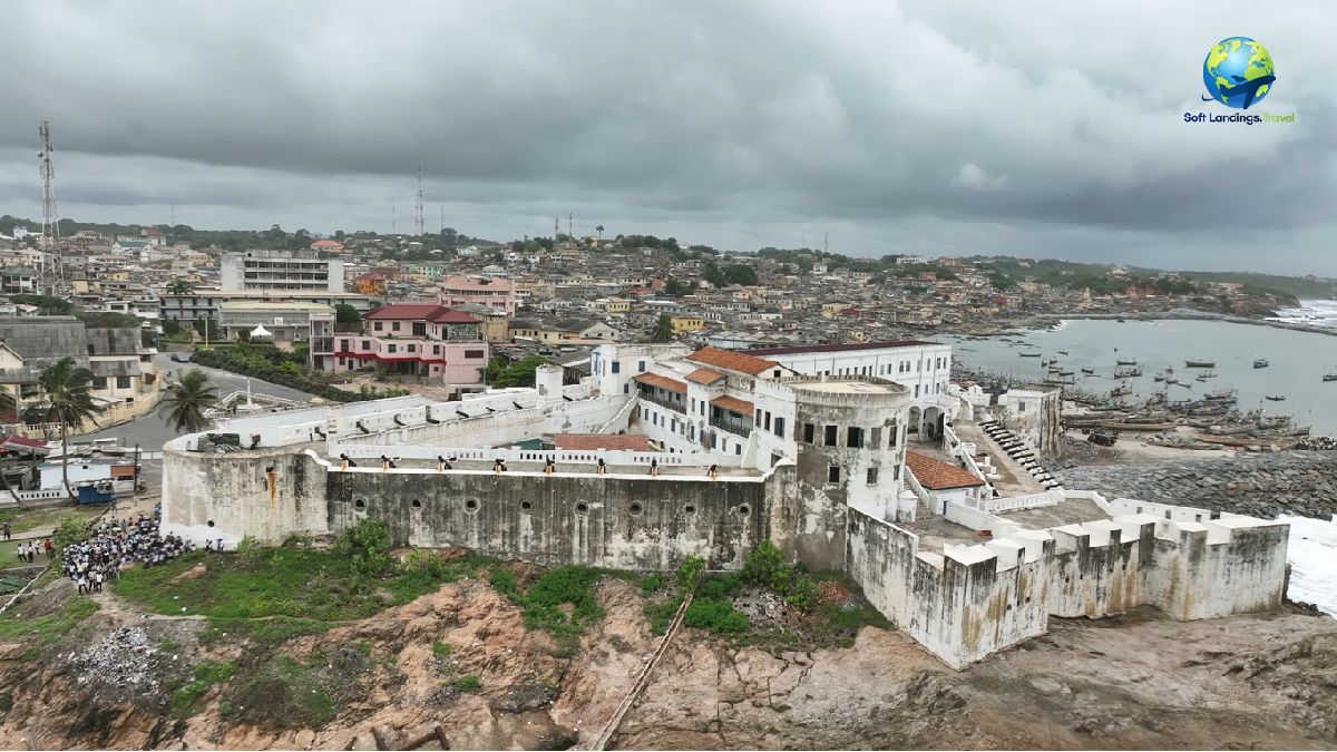 O castelo em Cape Coast é um símbolo da colonização