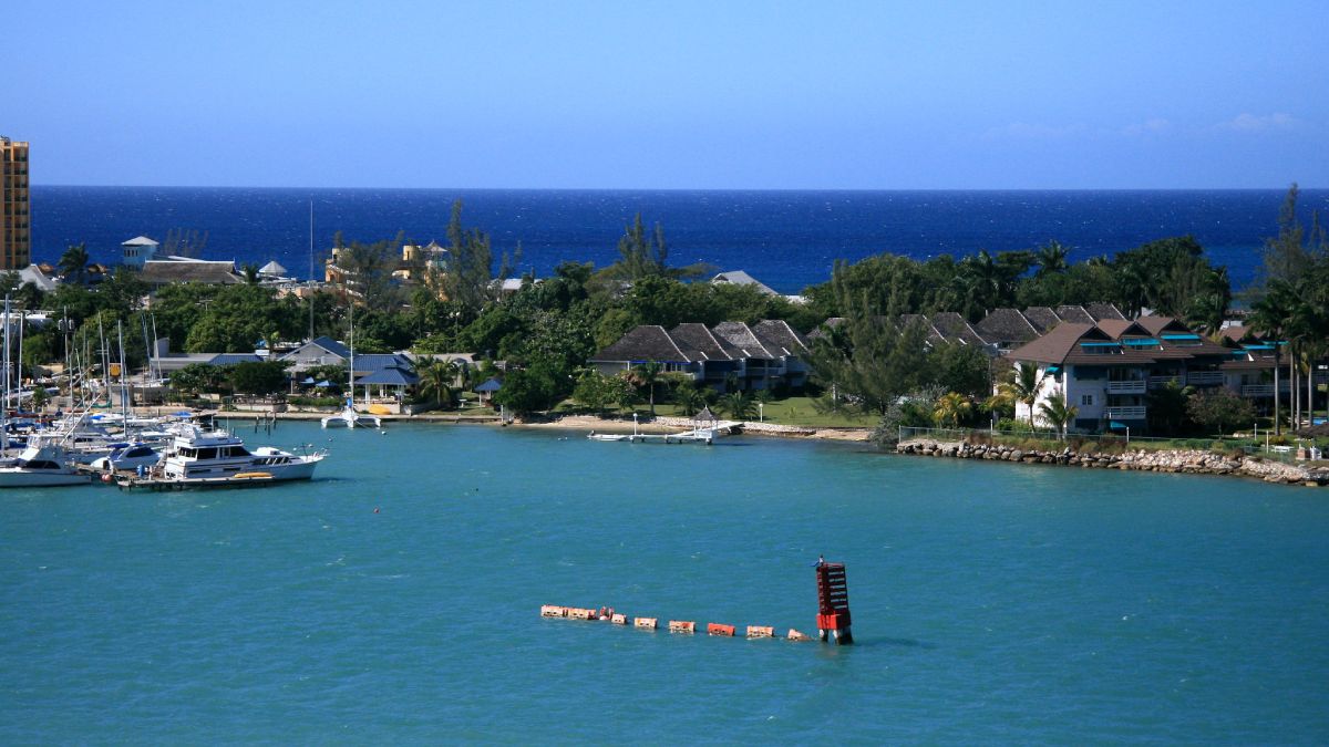 A Jamaica é um ótimo destino para quem busca paisagens lindas e festas animadas (Foto: Gail Frederick/Flickr)