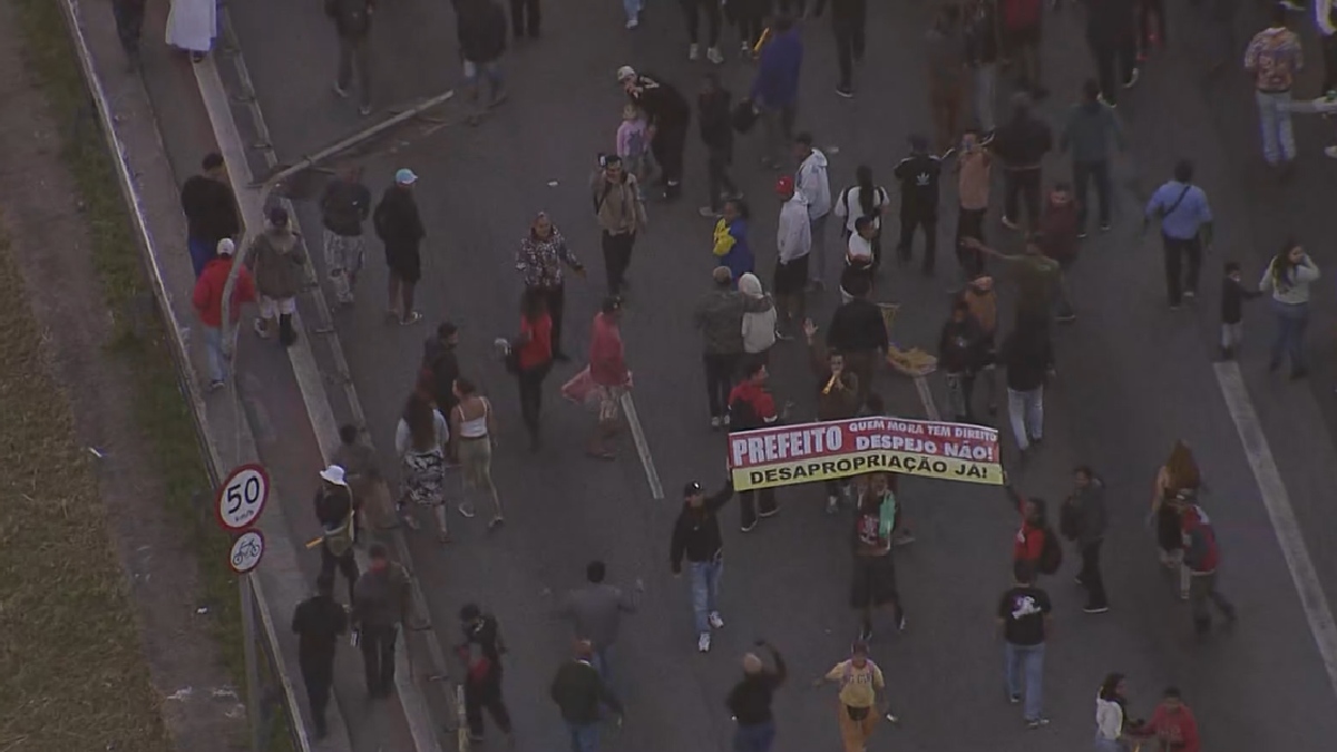 Protestos também ocorrem na zona leste de SP