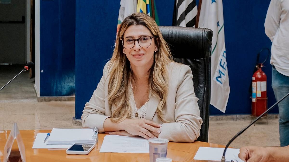 Vice-prefeita assume a Prefeitura