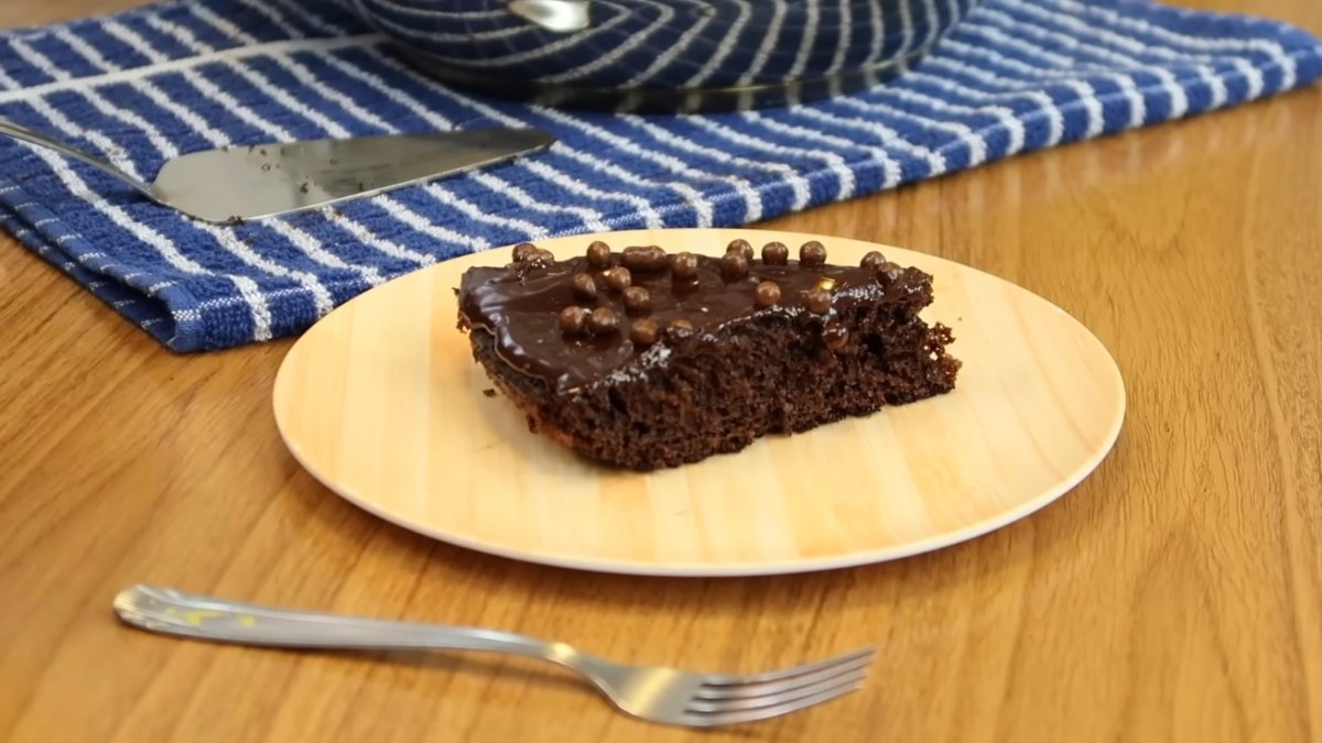 Em poucos minutos já é possível matar a vontade de comer a sobremesa (Foto: Reprodução YouTube/Menino Prendado)