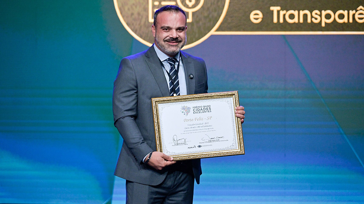 Célio Peixoto, prefeito de Porto Feliz, recebe a honraria no pilar de Governança, Eficiência Fiscal e Transparência na categoria entre 30 mil e 100 mil habitantes.