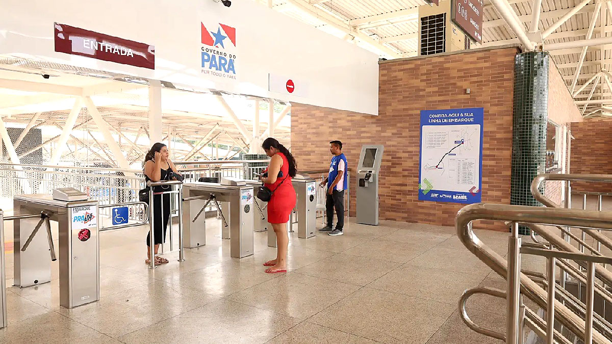É possível pagar uma única passagem, no valor de R$ 4,60, com transbordo em estações e terminais de integração