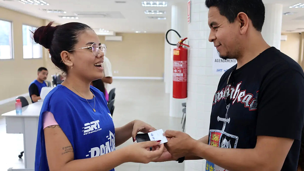 Emissão de cartão: integração entre as linhas gera economia