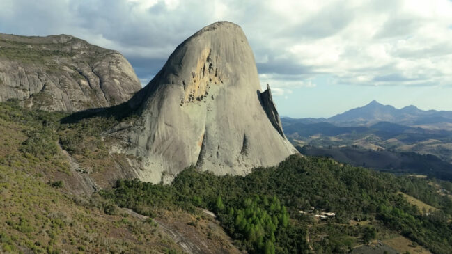 Pedra que muda de cor no Espírito Santo