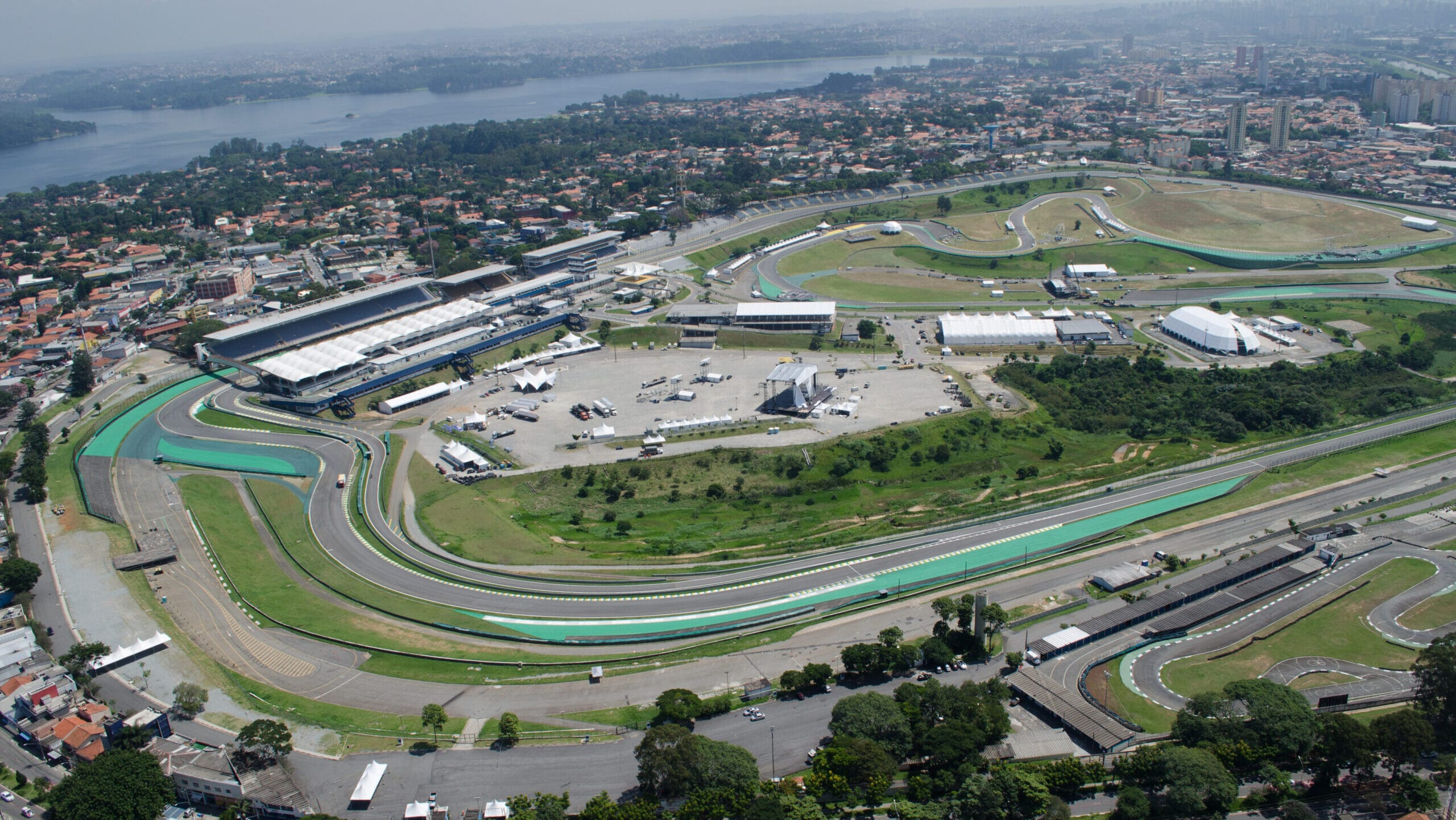 Vista aérea do Autódromo de Interlagos; local concentra uma série de eventos na cidade de São Paulo. Foto: Antonio Miotto/Fotoarena/Folhapress.