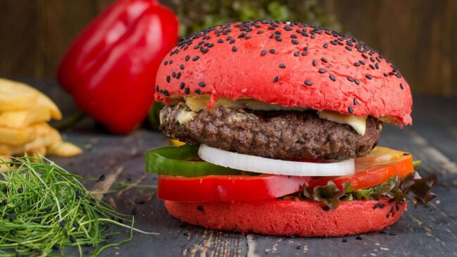 Hamburguerias em São Paulo apostam em receitas fora do comum para atrair clientes curiosos (Foto: Pexels)