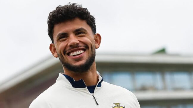 Jogador seguiu os passos de Pepe e Deco