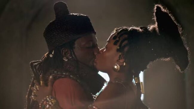 PersonagensDumi e Kenia de A Nobreza do Amor se beijando