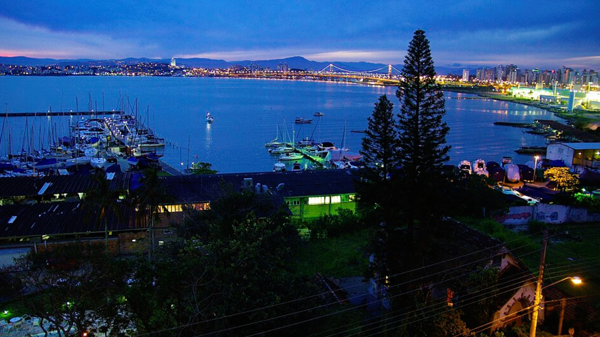 6°- Florianópolis entra no top 250 global após registrar um dos maiores crescimentos em inovação entre cidades brasileiras (Foto: Otávio Nogueira/ Wikimedia Commons) 