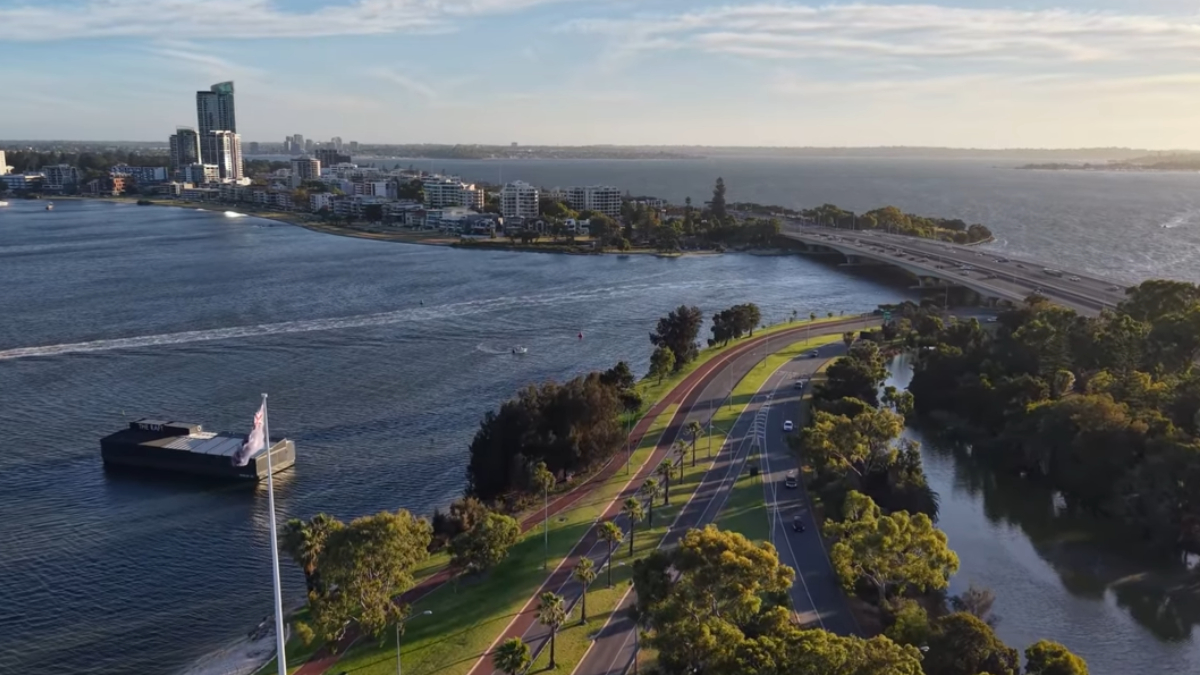 Cercada por deserto e oceano, Perth vive distante das principais metrópoles australianas (Reprodução: YouTube)