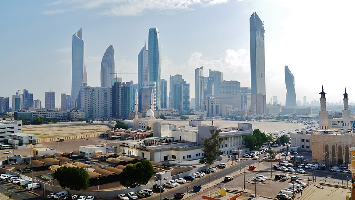 Em Kuwait, sair às ruas durante o dia pode representar risco à saúde por causa do calor (Foto: Zairon/ Wikimedia Commons)