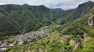 Vista aérea da região da Gruta de Fangdong, na China
