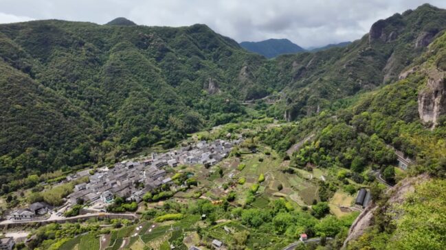 Vista aérea da região da Gruta de Fangdong, na China