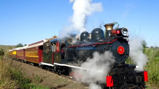 Trem do passeio de Maria Fumaça de Jaguaríúna até Campinas
