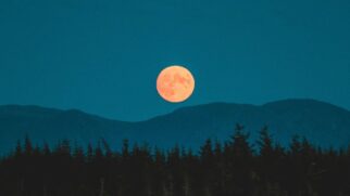 O fenômeno da lua de morango