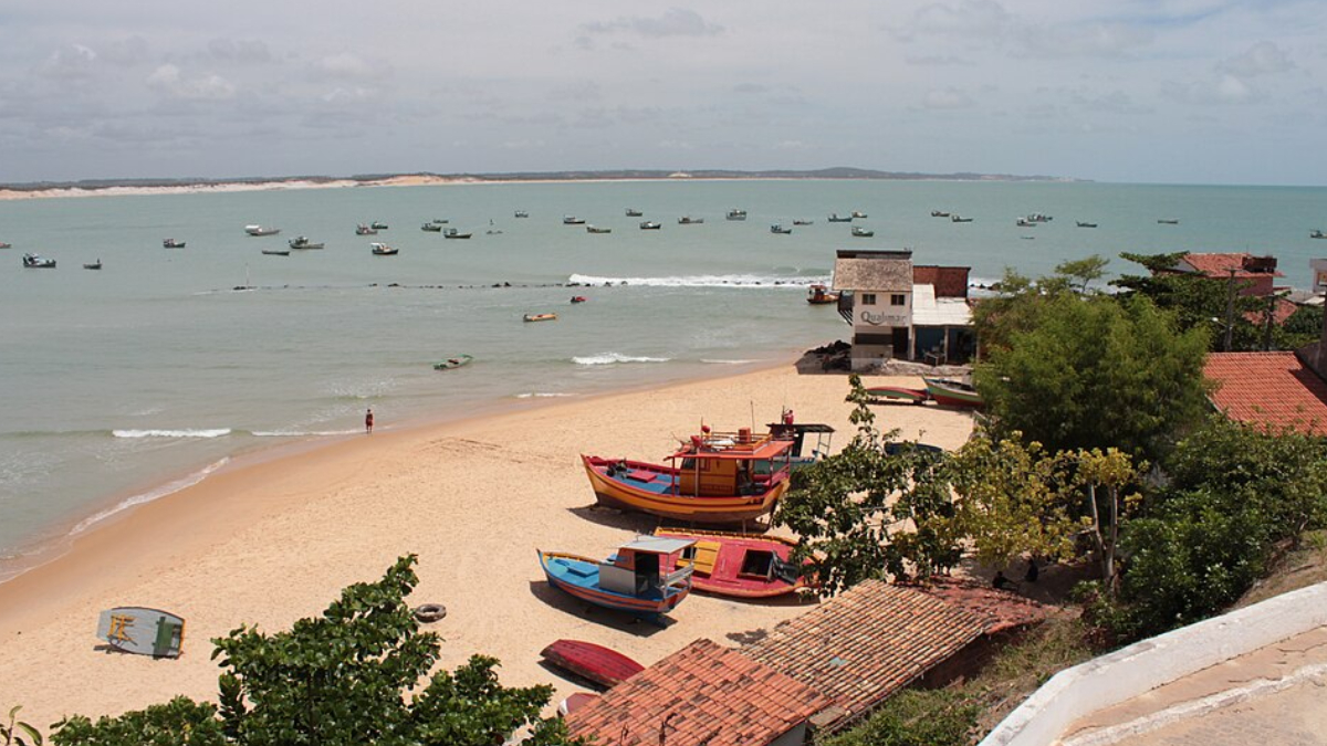O projeto prevê estrutura de alto padrão integrada à natureza, seguindo a tendência internacional do chamado "luxo descalço" (Foto: Marinelson Almeida/ Wikimedia Commons)