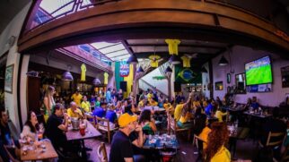 Bares e restaurantes de São Paulo apostam em ações especiais para atrair o público durante a Copa do Mundo de 2026 (Foto: jacaré Grill/Divulgação)