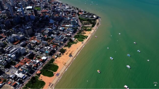 Mesmo fora do eixo econômico das grandes capitais, João Pessoa lidera o Nordeste em ranking que avalia 57 indicadores (Foto: Reprodução/Youtube)
