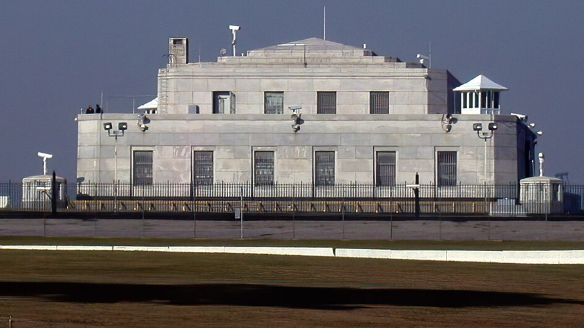 Pouquíssimas pessoas já entraram no famoso depósito que guarda parte da riqueza dos Estados Unidos (Foto: Cliff/ Wikimedia Commons)