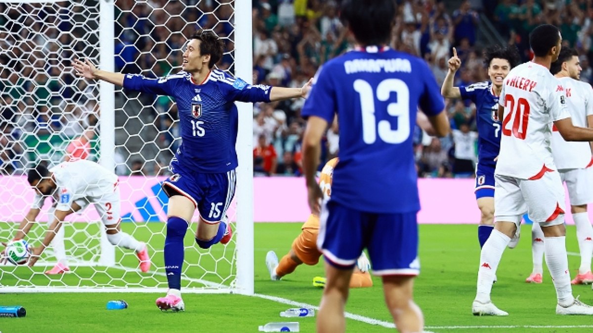 Japão comemora gol diante da Tunísia pela Copa do Mundo