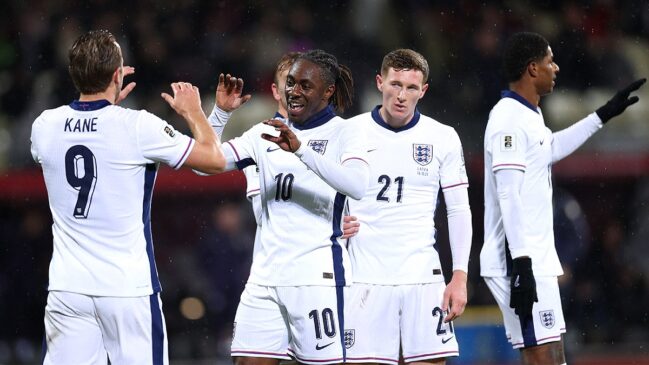 Time da Inglaterra em campo durante amistoso pré copa