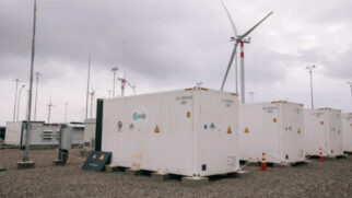 Baterias de armazenamento permitem guardar energia produzida por fontes renováveis para uso nos momentos de maior demanda (Divulgação/ EDP)