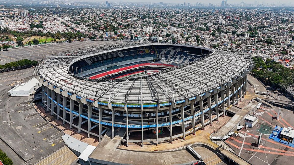 O Azteca foi planejado para receber grandes multidões e projetar o México no mapa dos eventos esportivos mundiais. (Foto: Wikimedia Commons)